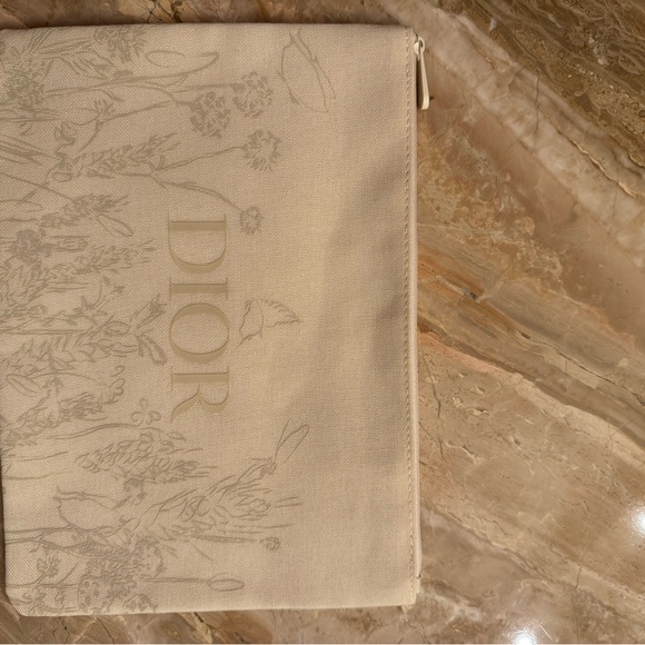 Dior Cream Floral Pouch - Picture 4 of 4